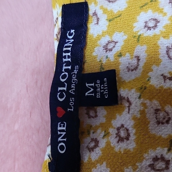 One Love Clothing Yellow Floral V- Neck Smocked Waist Wrap Crop Top - Size M - Picture 6 of 8